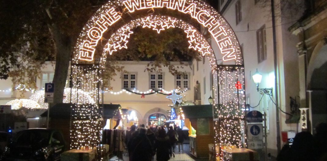 Koblenzer Altstadt nur von 5 bis 10 Uhr anfahrbar während Weihnachtsmarkt und Winterzeit Koblenzer Altstadt nur von 5 bis 10 Uhr anfahrbar während Weihnachtsmarkt und Winterzeit
