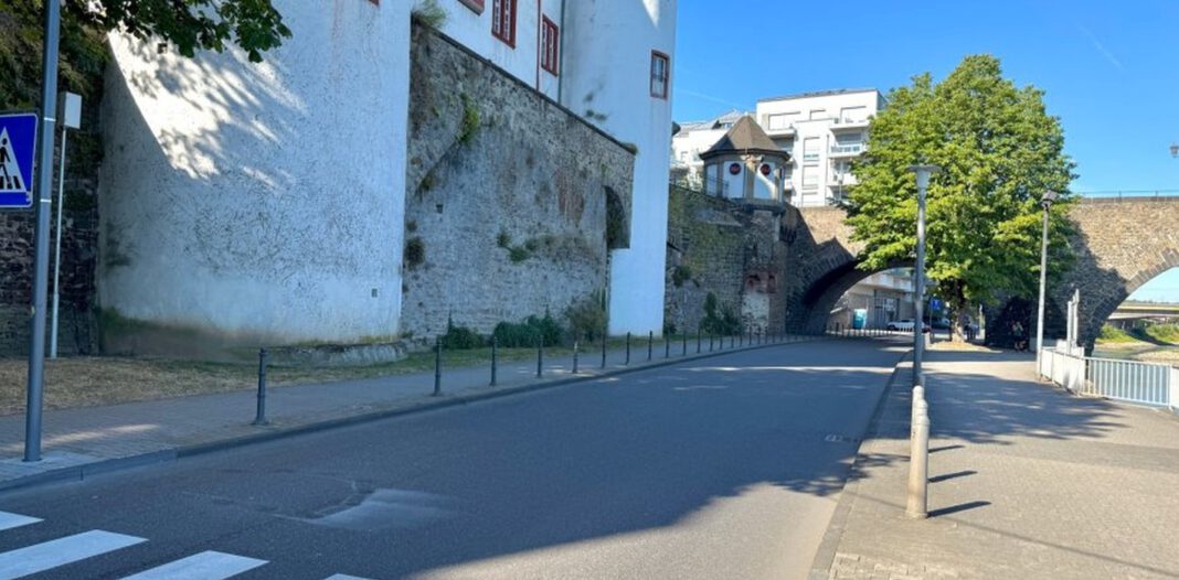 Kranarbeiten führen zu zweitägiger Vollsperrung am Peter Altmeier Ufer Kranarbeiten führen zu zweitägiger Vollsperrung am Peter Altmeier Ufer