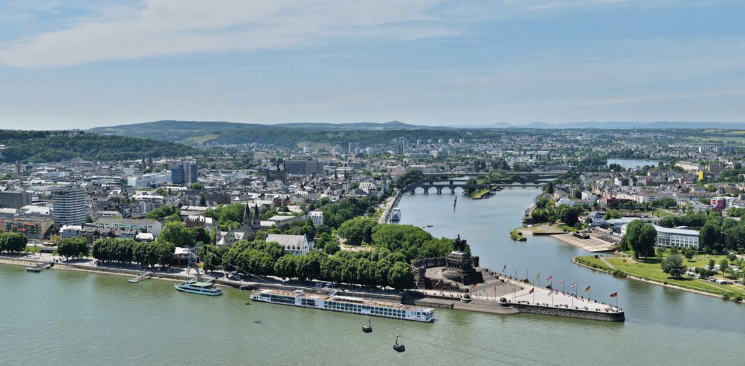 Rhein Mosel Blick auf Festung Ehrenbreitstein vorläufig gesperrt wegen statischer Prüfung
