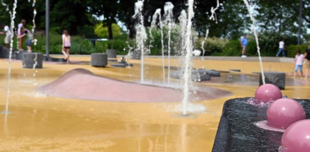 Wasserspielplatz am Deutschen Eck nach Reparatur wieder geöffnet Wasserspielplatz am Deutschen Eck nach Reparatur wieder geöffnet